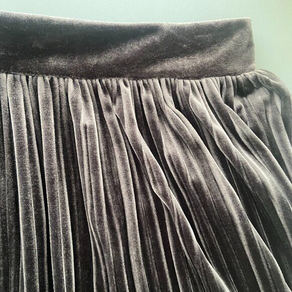 Velvet-look pleated skirt - Size Large - Picture 7 of 10